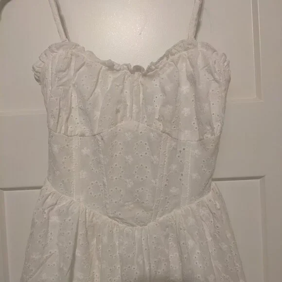 Eyelet white dress - Picture 3 of 4